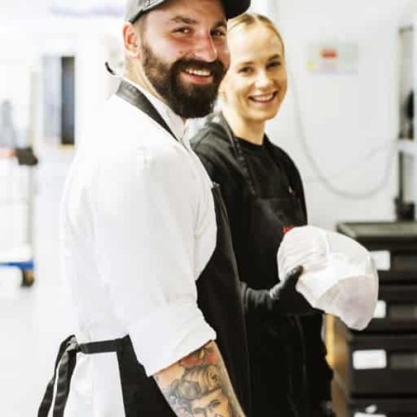 Tomas og Marta på sentralkjøkkenet i Stavanger